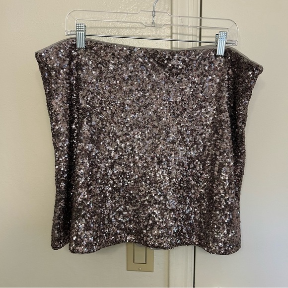 Abercrombie & Fitch Dresses & Skirts - NWT Abercrombie & Fitch The Scarlett Mini Skort Sequins Silver Zipper
